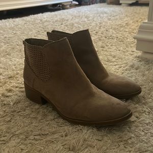 DV ALTARD STATE brown booties